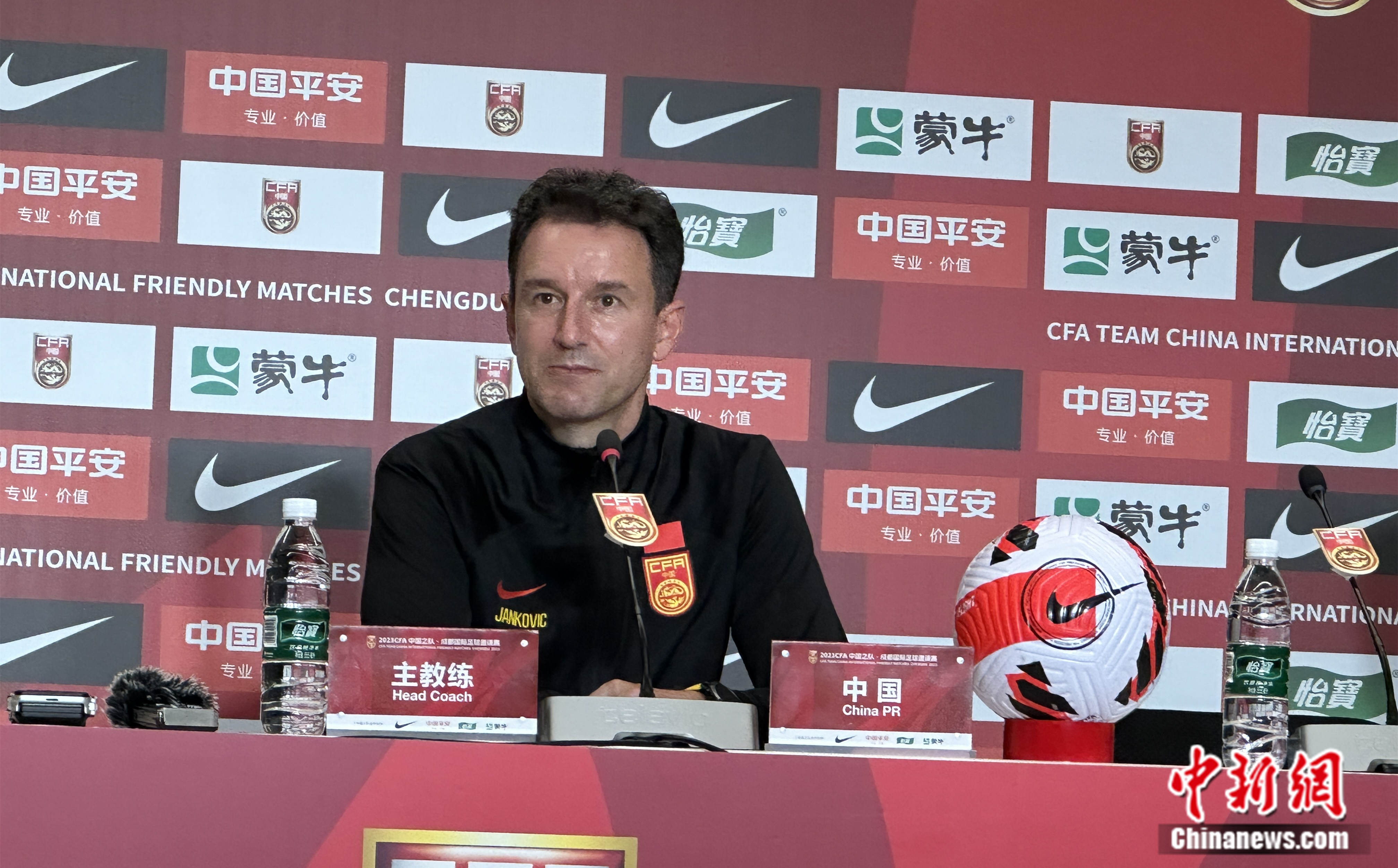 国足11战平马来西亚 球迷嘘声暴露战术短板