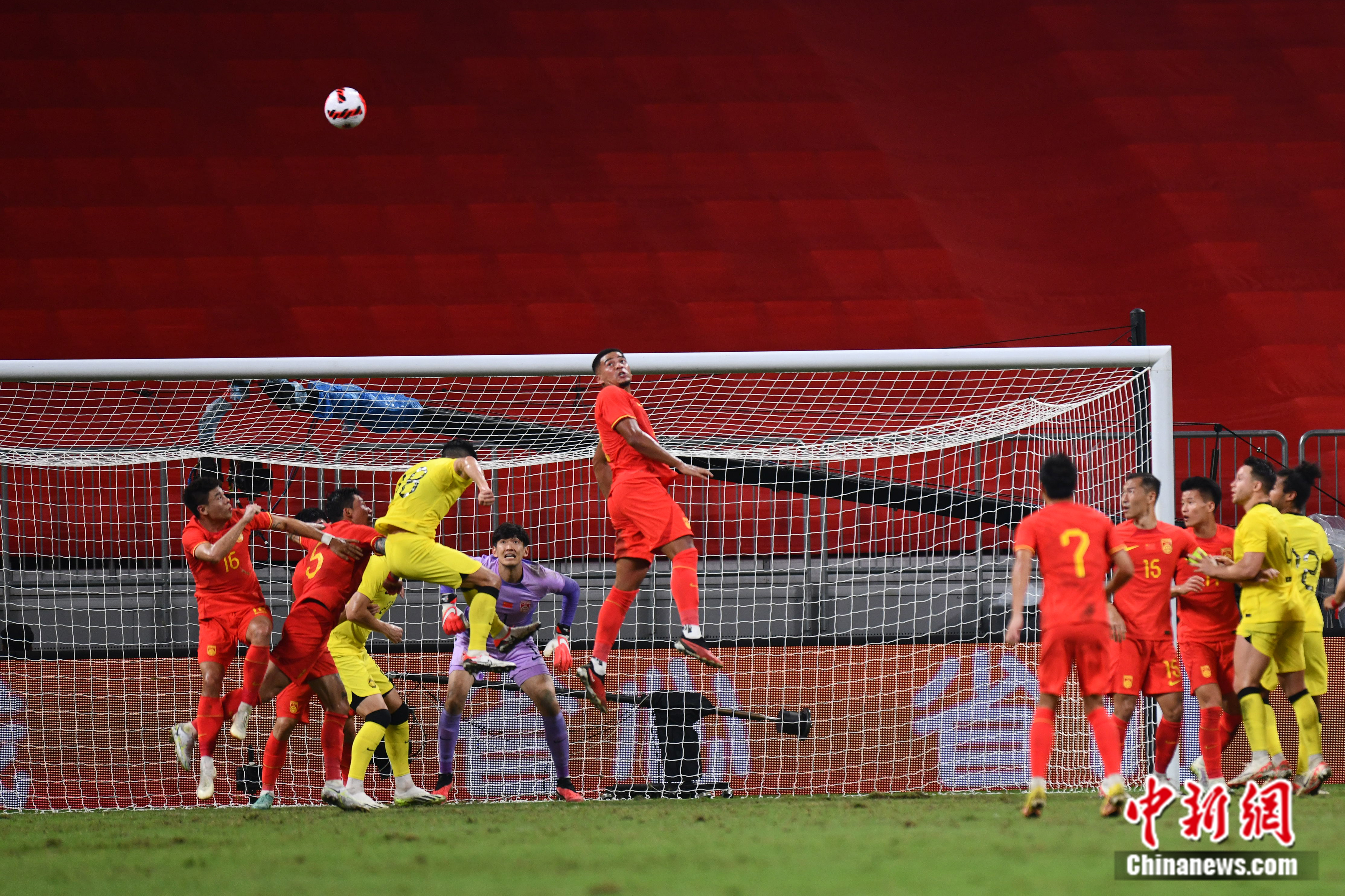 国足11战平马来西亚 球迷嘘声暴露战术短板