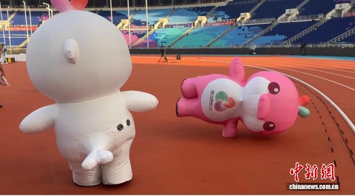 全运会吉祥物喜洋洋“乐融融”田径赛场燃情舞