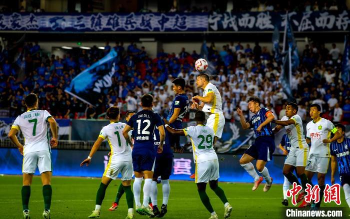 武汉三镇绝地反击4-4逼平国安 克雷桑戴帽助泰山