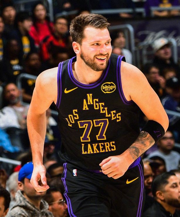 东契奇42分率队大胜骑士 骑士双核低迷惨败湖人