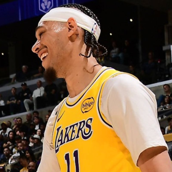 海斯高效输出砍下19分 奇才力克湖人迎三连胜