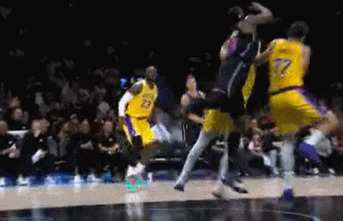 詹姆斯追平帕里什出场纪录 东契奇狂砍60分助湖