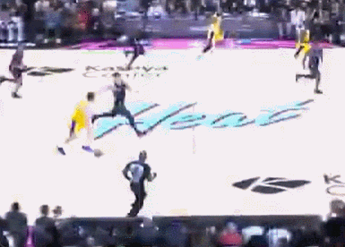 詹姆斯追平帕里什出场纪录 东契奇狂砍60分助湖