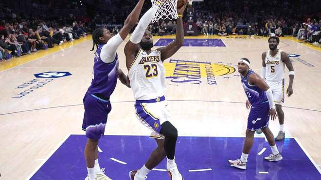 勒布朗·詹姆斯季后赛迎战火箭队 承担进攻重任