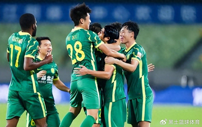 国安四名重伤悍将首次现身训练基地 期待复出助