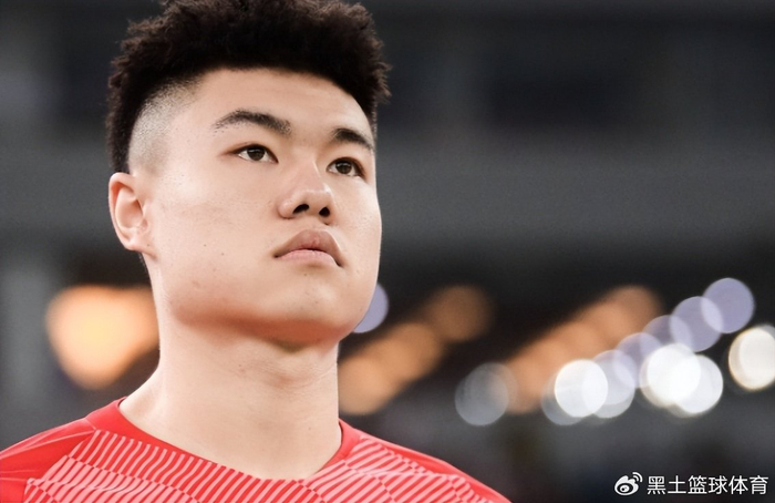 国安四名重伤悍将首次现身训练基地 期待复出助