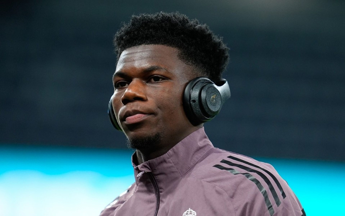 曼联今夏中场引援计划曝光 楚阿梅尼或成关键目